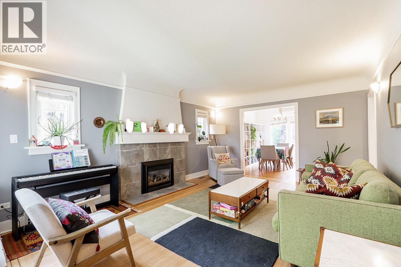 242 21ST Avenue - photo 2