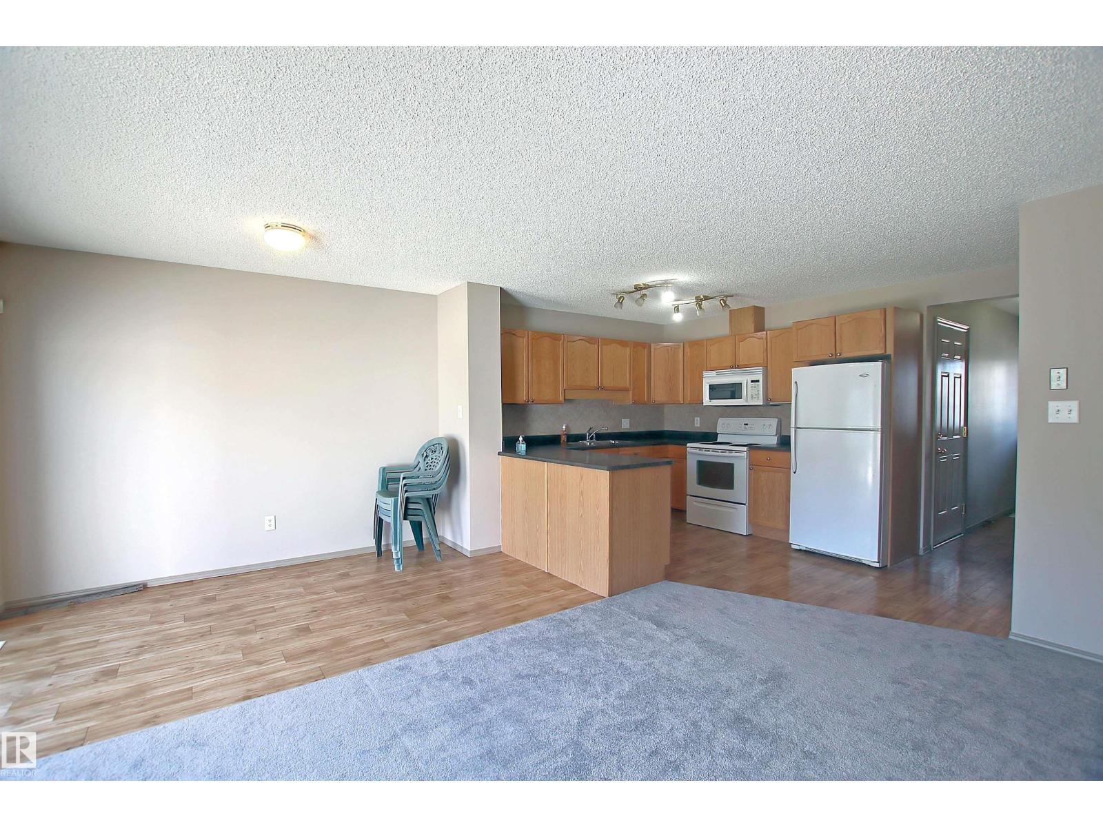 8129 7 AV SW, Edmonton