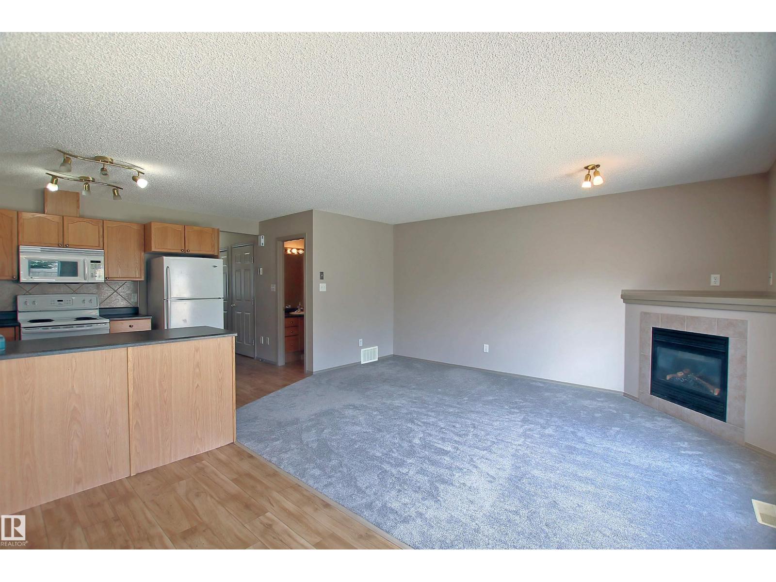 8129 7 AV SW, Edmonton