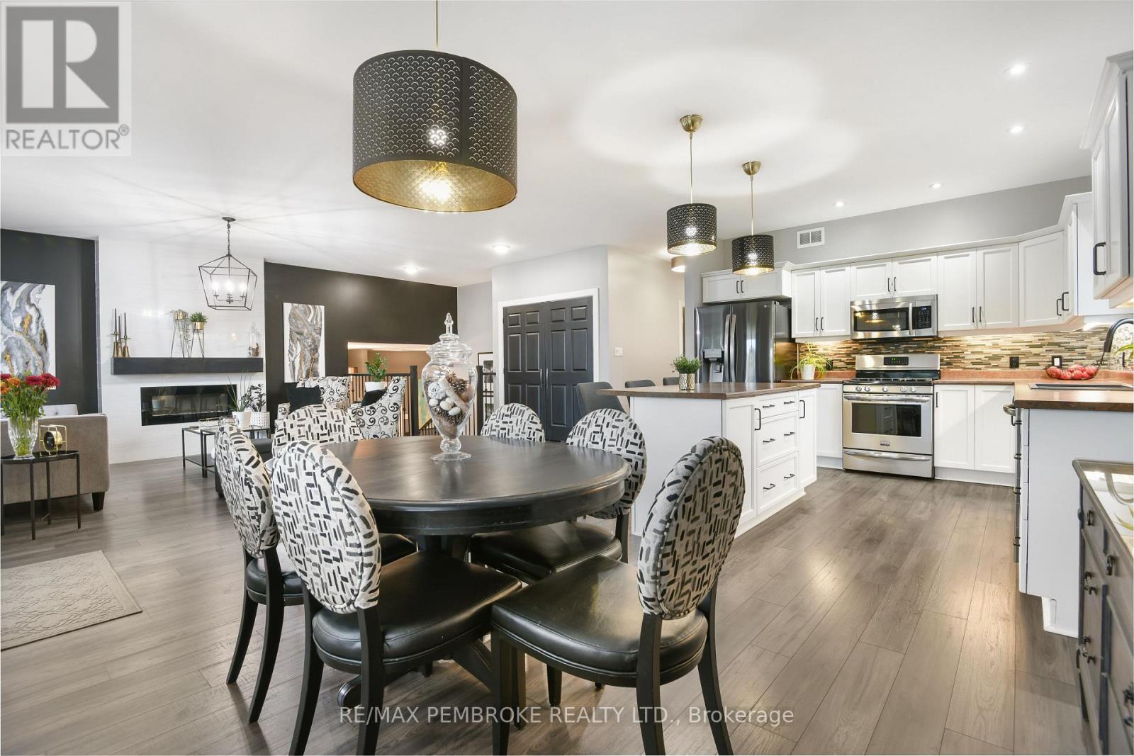 35 VERA CRESCENT - 13