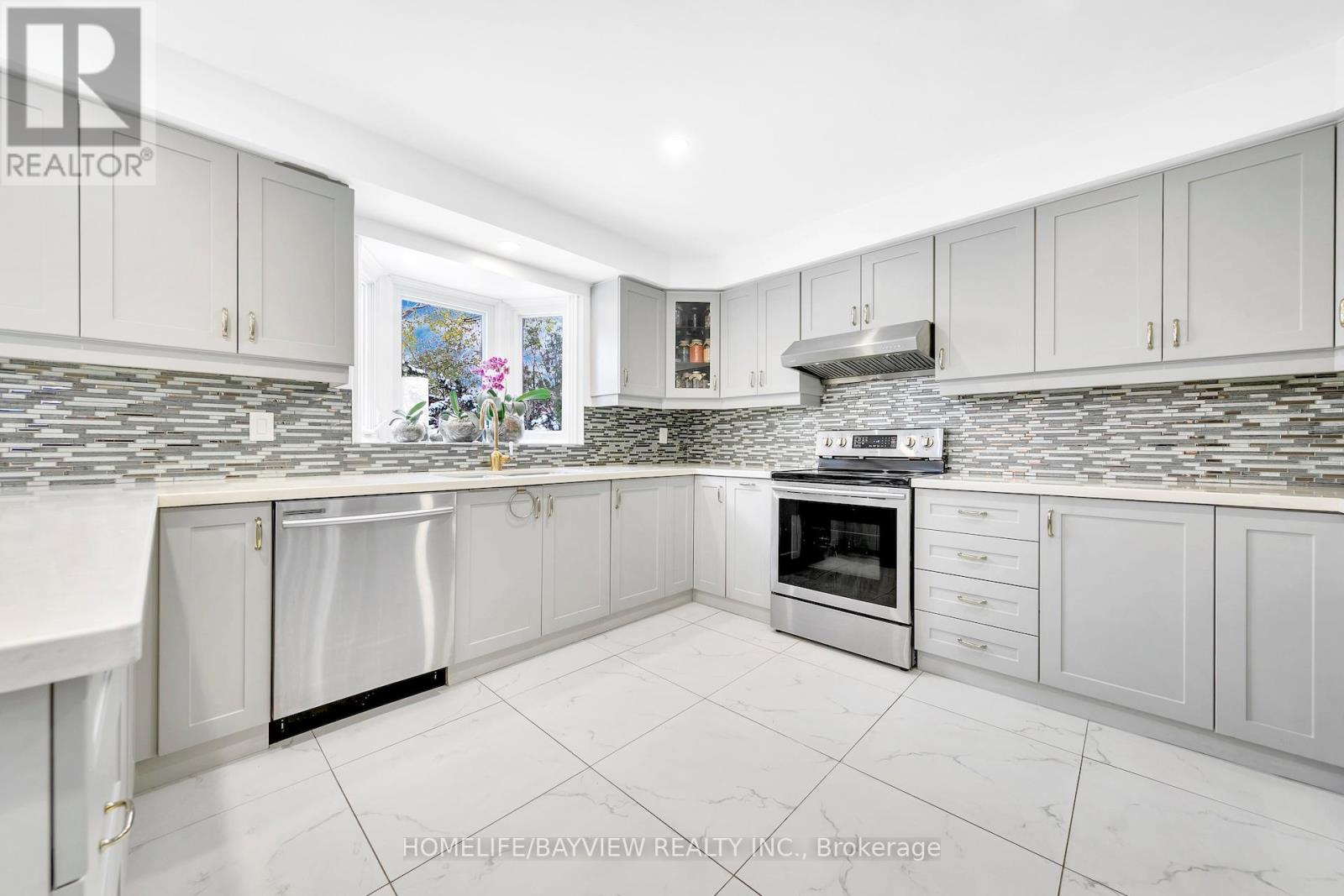 8 SALA DRIVE - 20