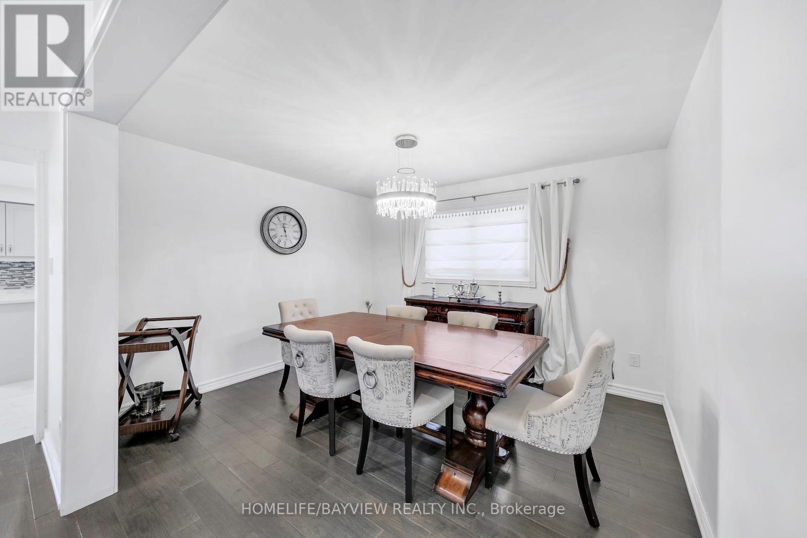 8 SALA DRIVE - 24