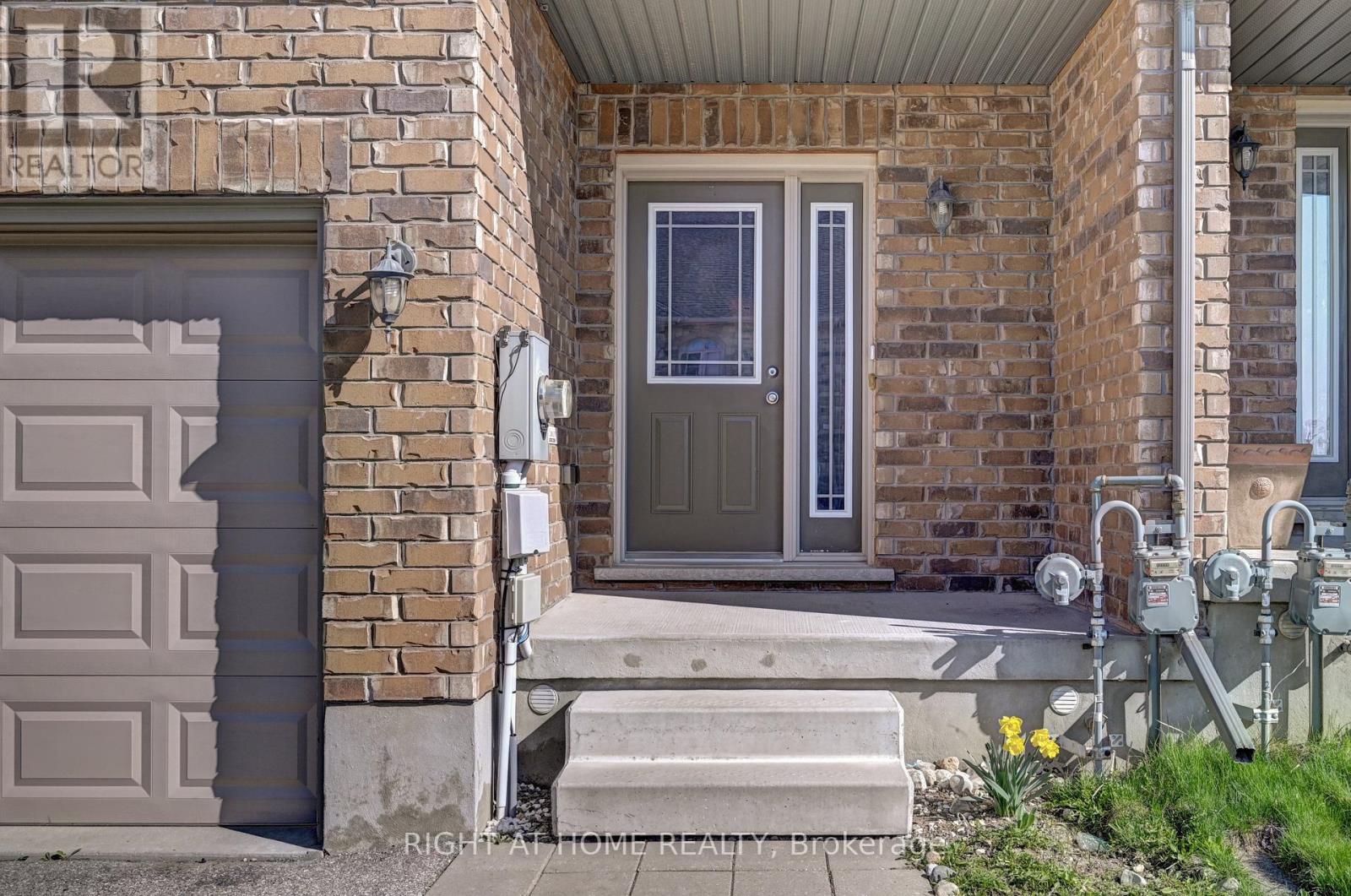 33 MUSSEN STREET - 2