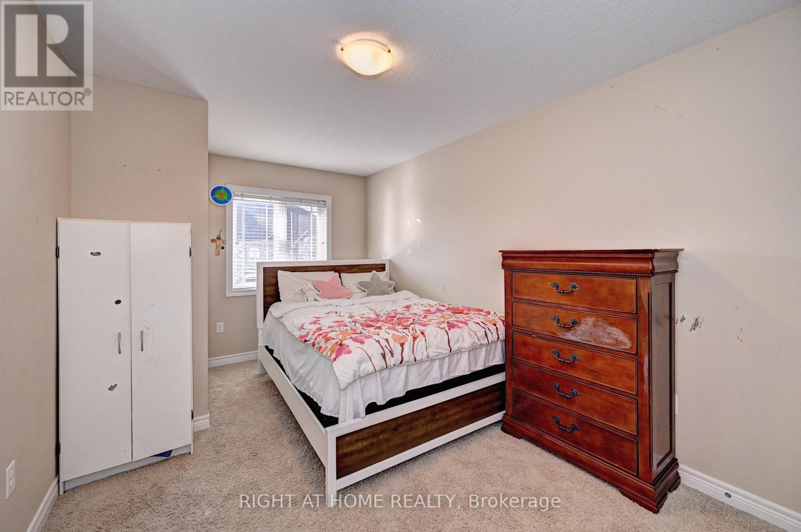 33 MUSSEN STREET - 24
