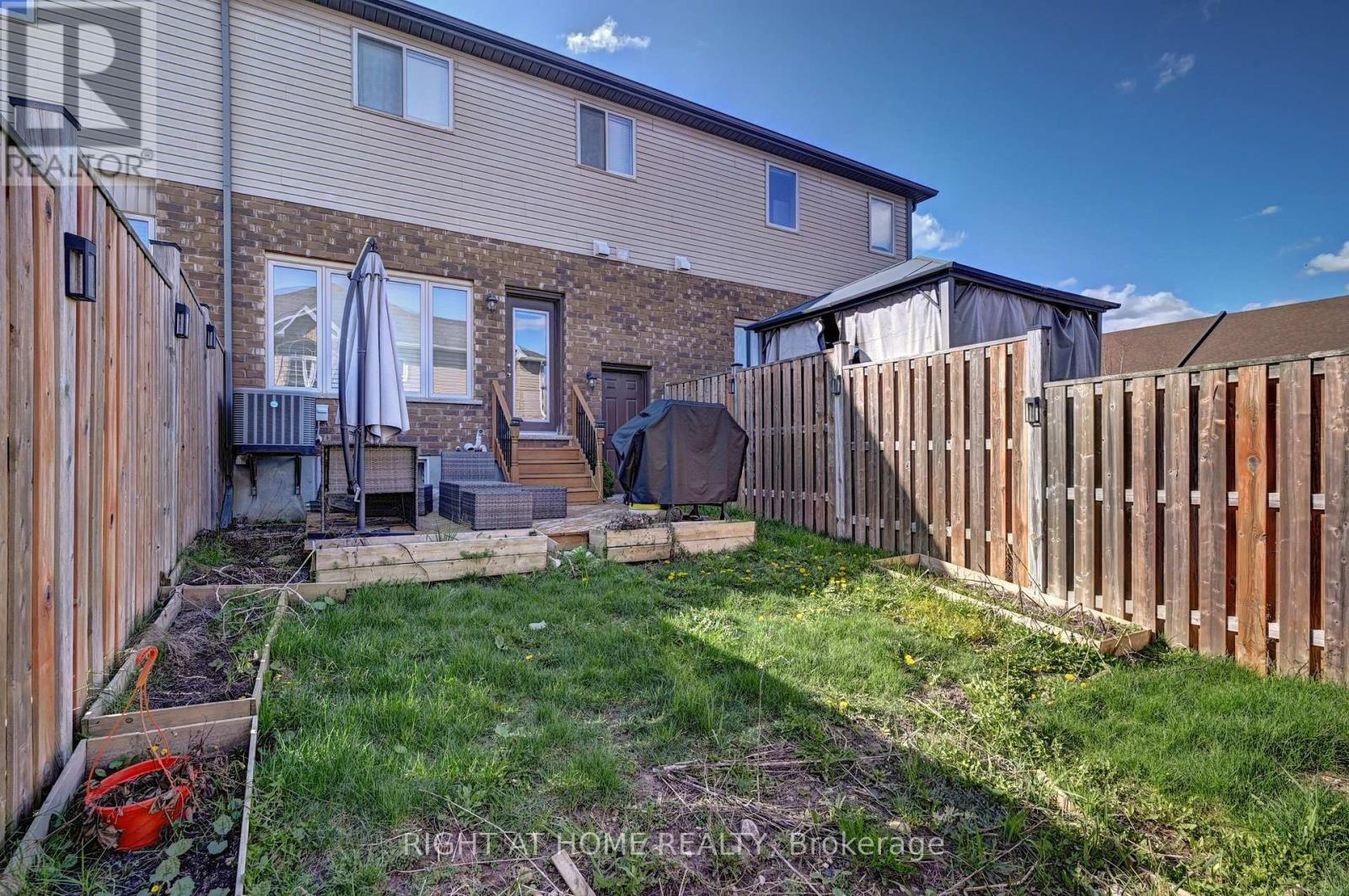 33 MUSSEN STREET - 27