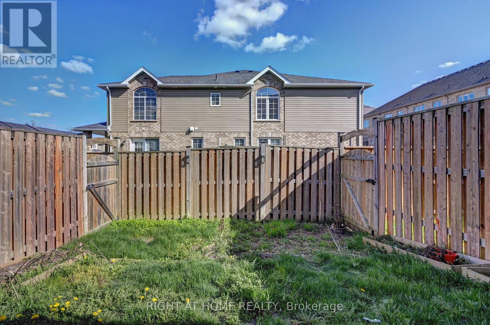 33 MUSSEN STREET - 28