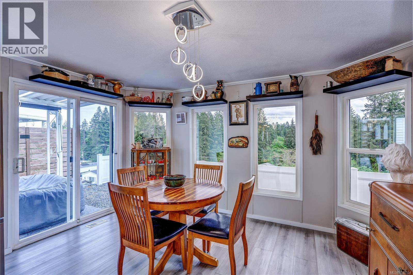 1026 Collier Cres - 12