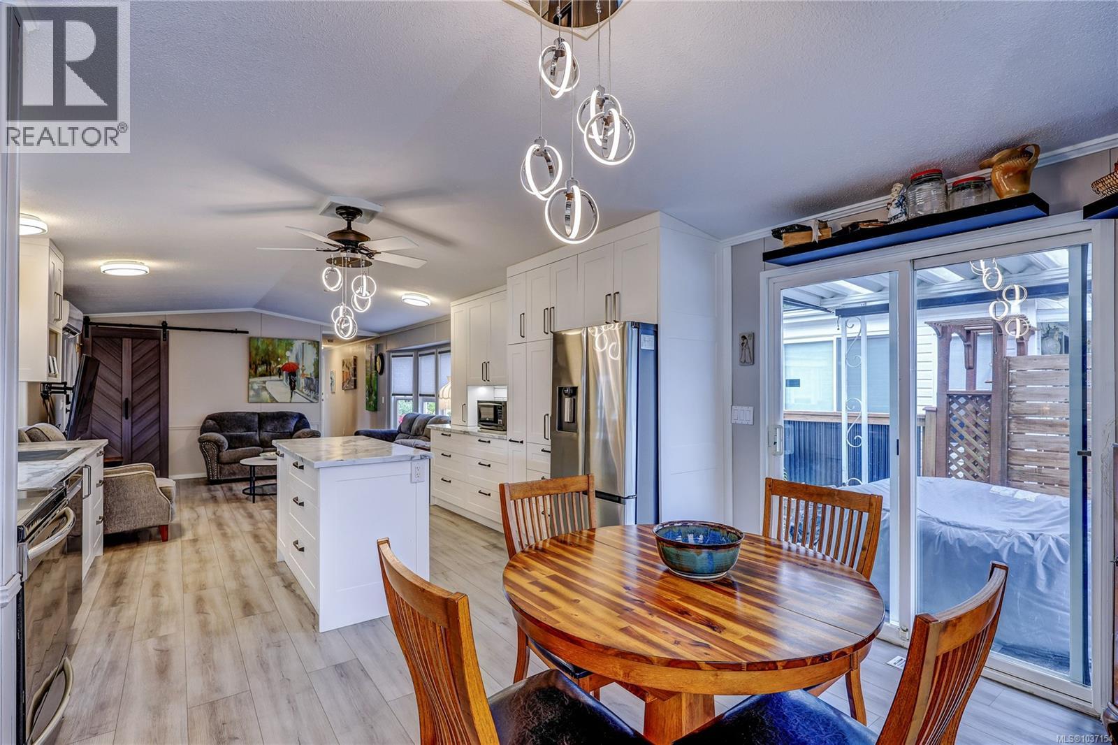 1026 Collier Cres - 13