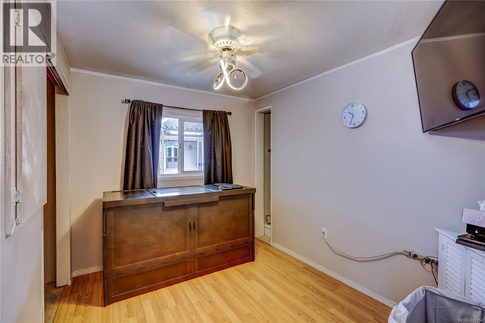 1026 Collier Cres - 16