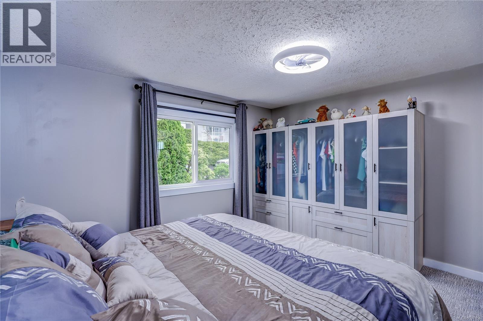 1026 Collier Cres - 18