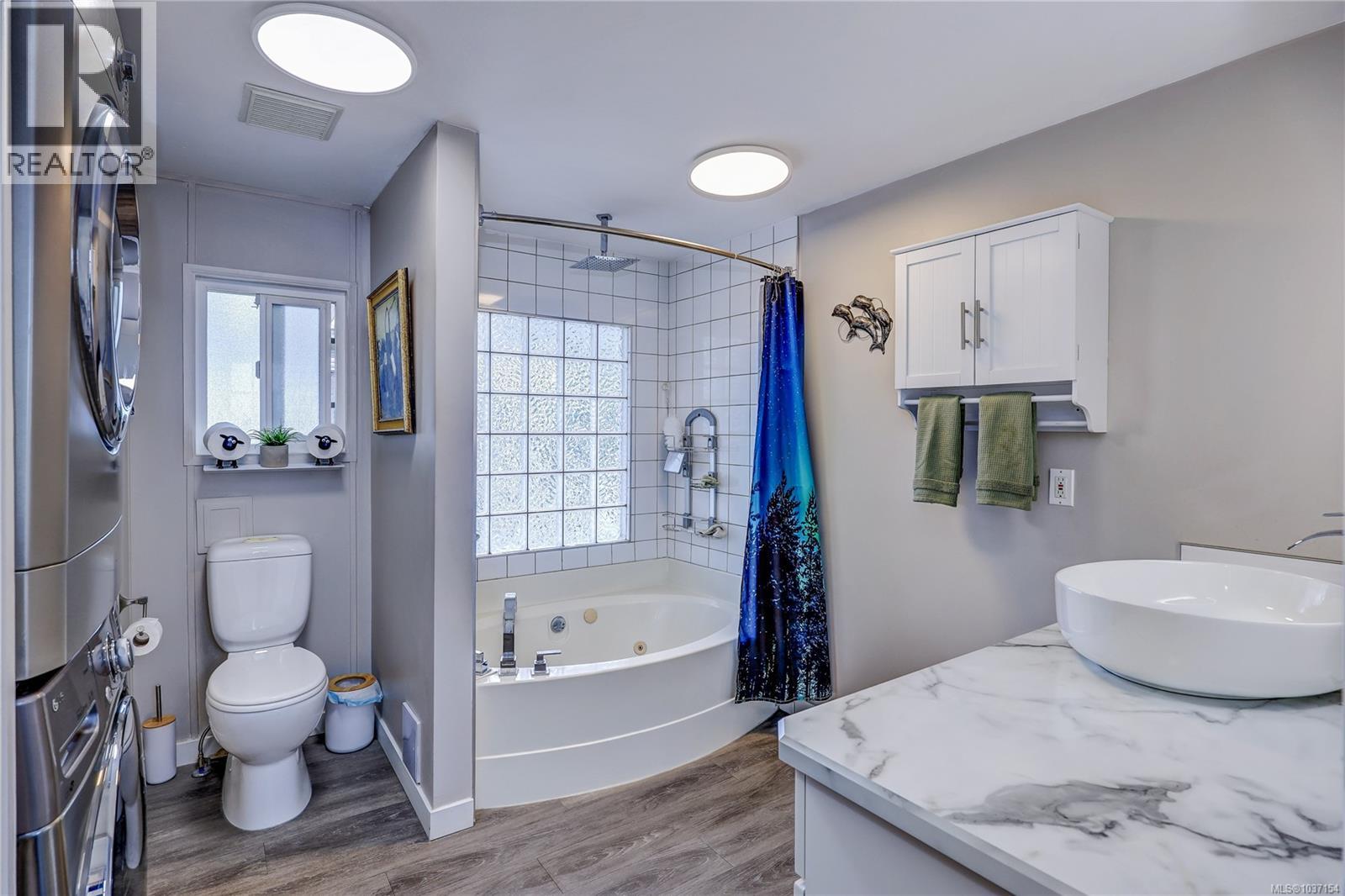 1026 Collier Cres - 19