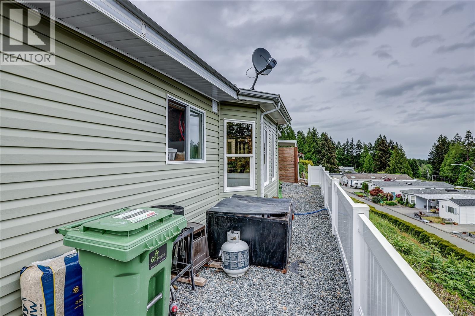 1026 Collier Cres - 29