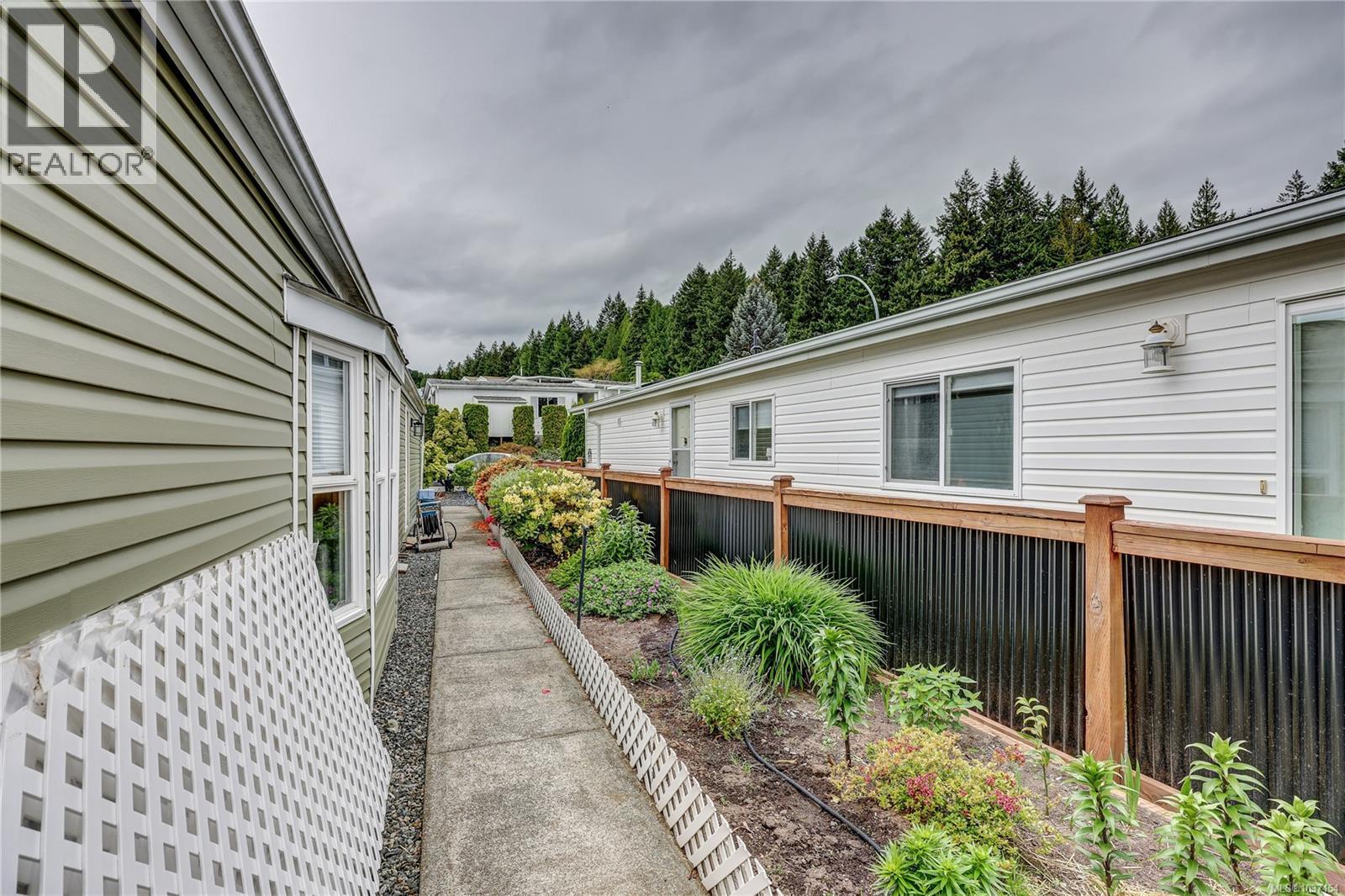 1026 Collier Cres - 35