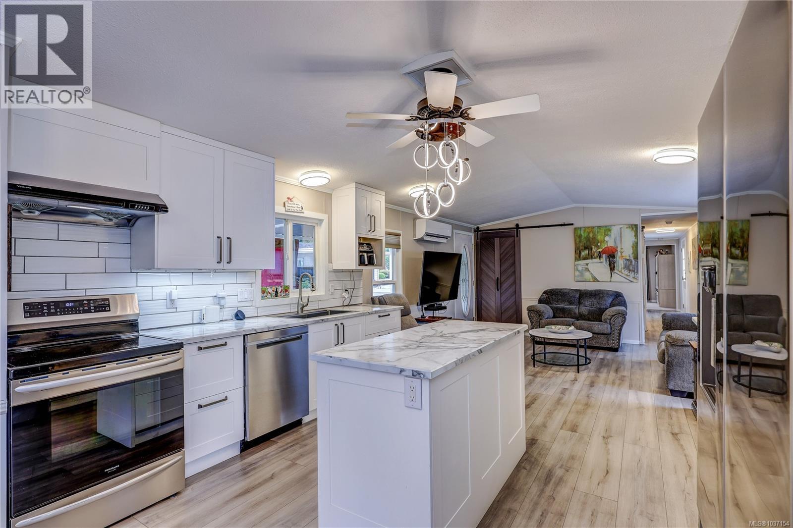 1026 Collier Cres - 7