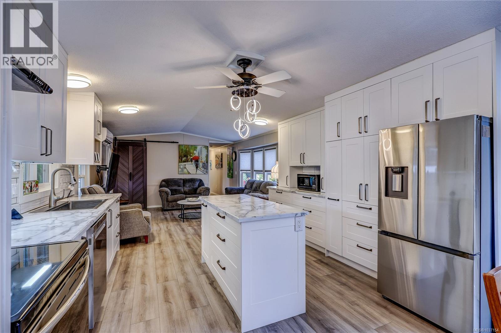 1026 Collier Cres - 9