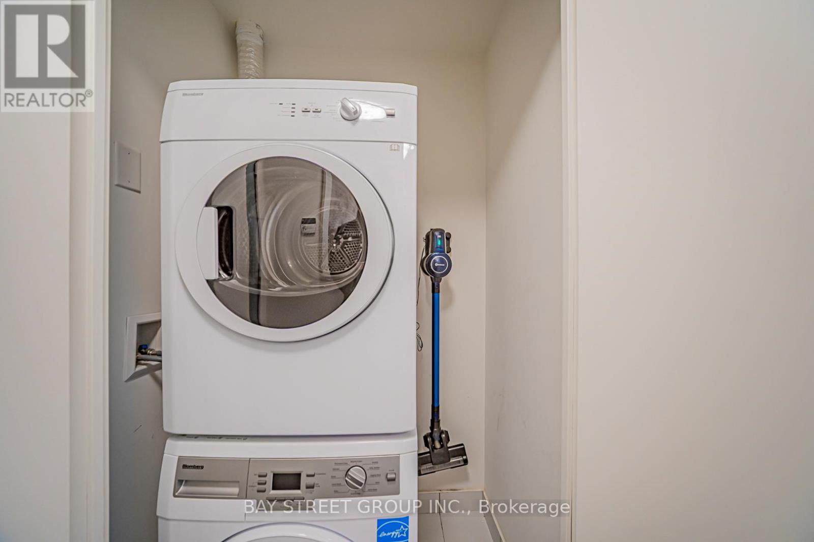 #1502 30 NELSON STREET - 36