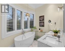 Kitchen - 2439 Bridge Road, Oakville, ON L6L2G9 Photo 11