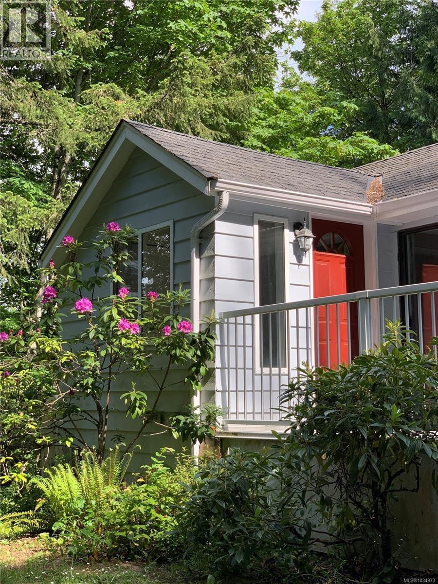 5924 Old West Saanich Rd - 13