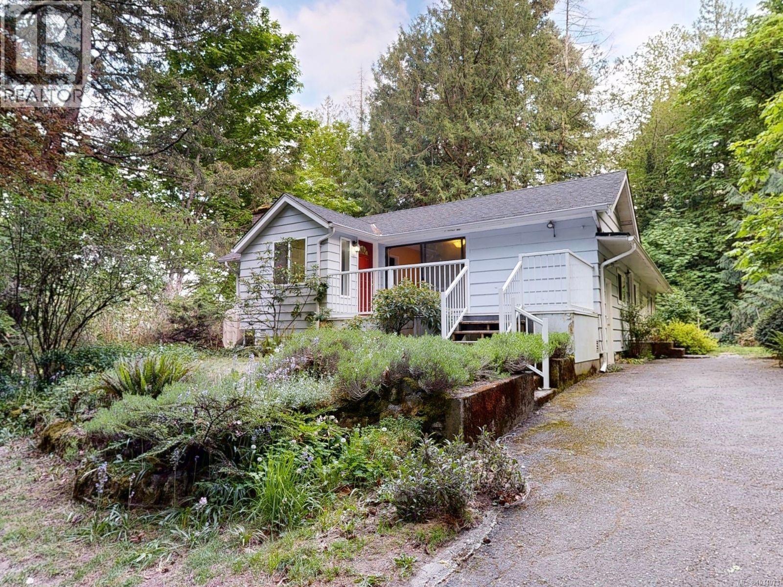 5924 Old West Saanich Rd - 1