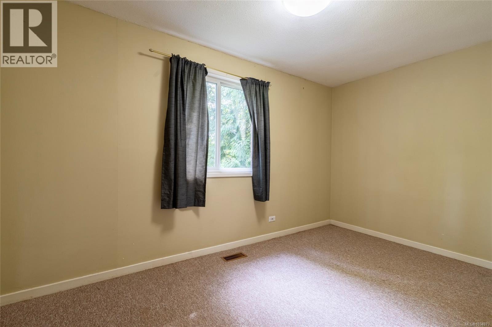 5924 Old West Saanich Rd - 25