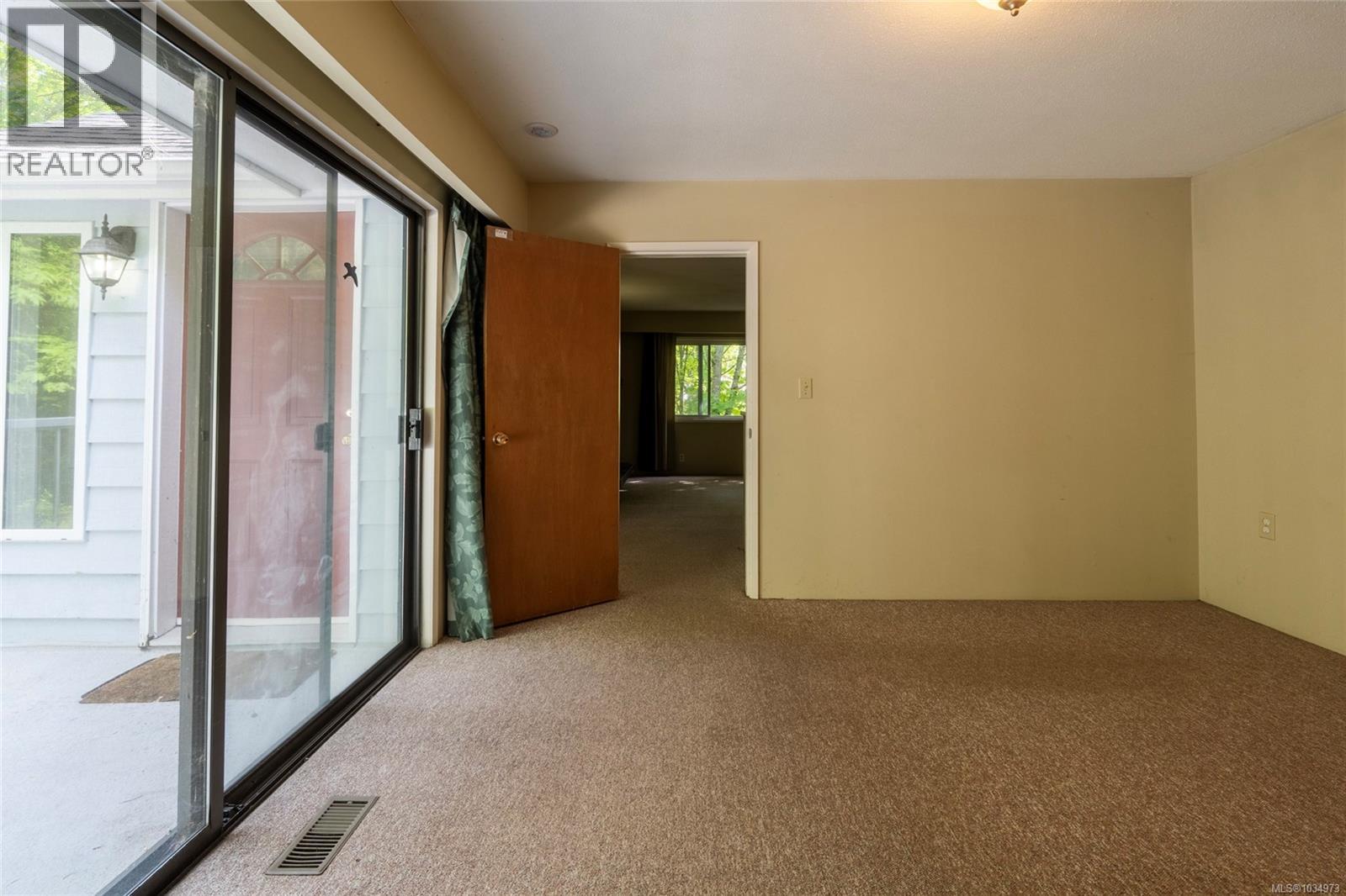 5924 Old West Saanich Rd - 22