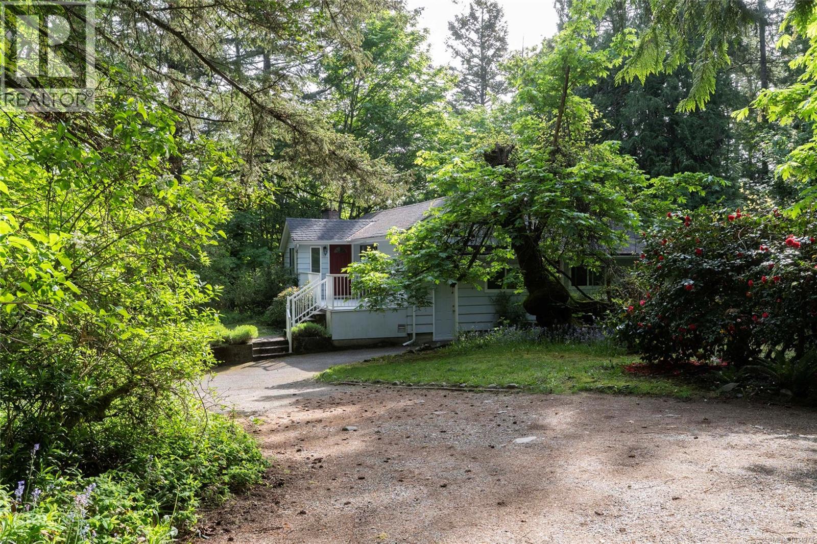 5924 Old West Saanich Rd - 35