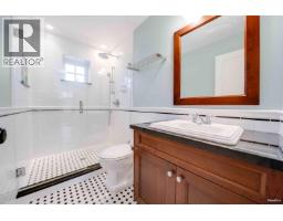 221 Ninth Avenue, New Westminster, BC V3L2A2 Photo 25