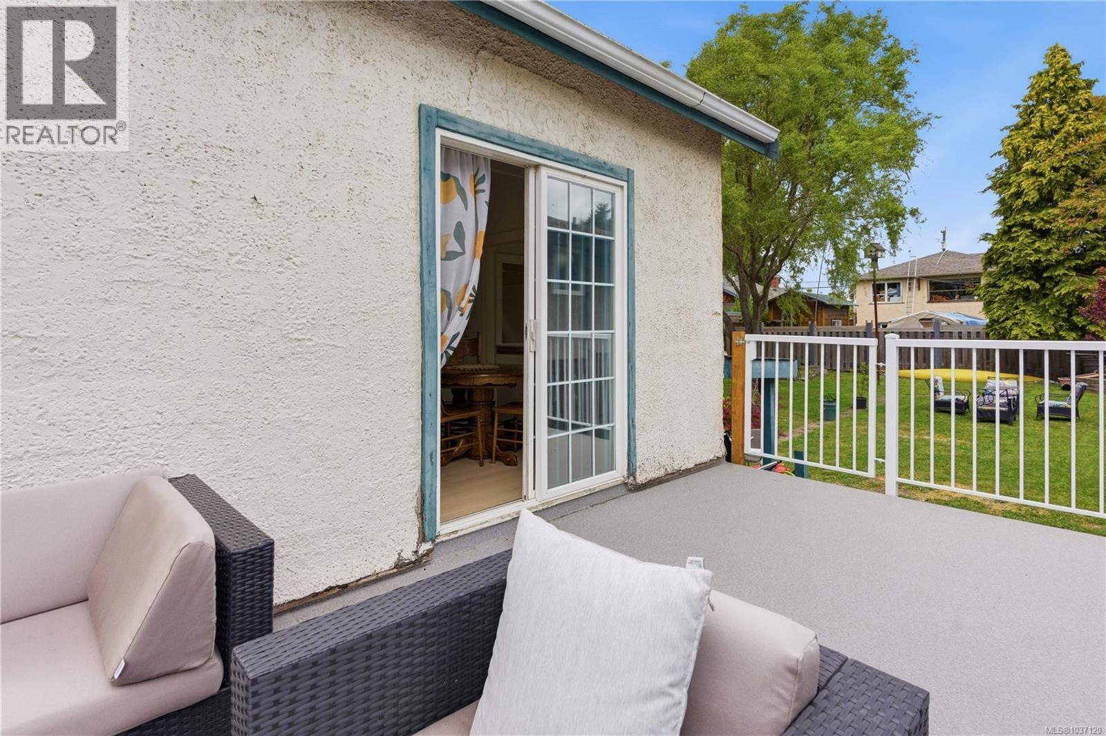  236 Crease Avenue, Saanich