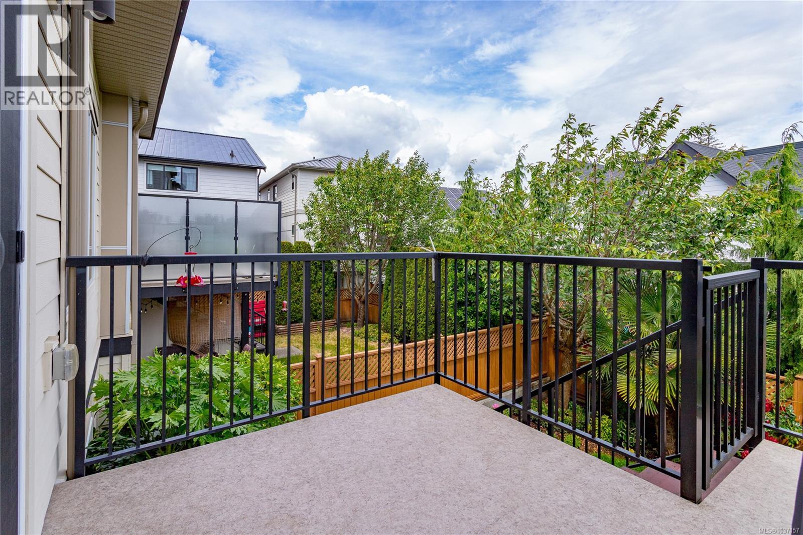 1026 Boeing Close - 27