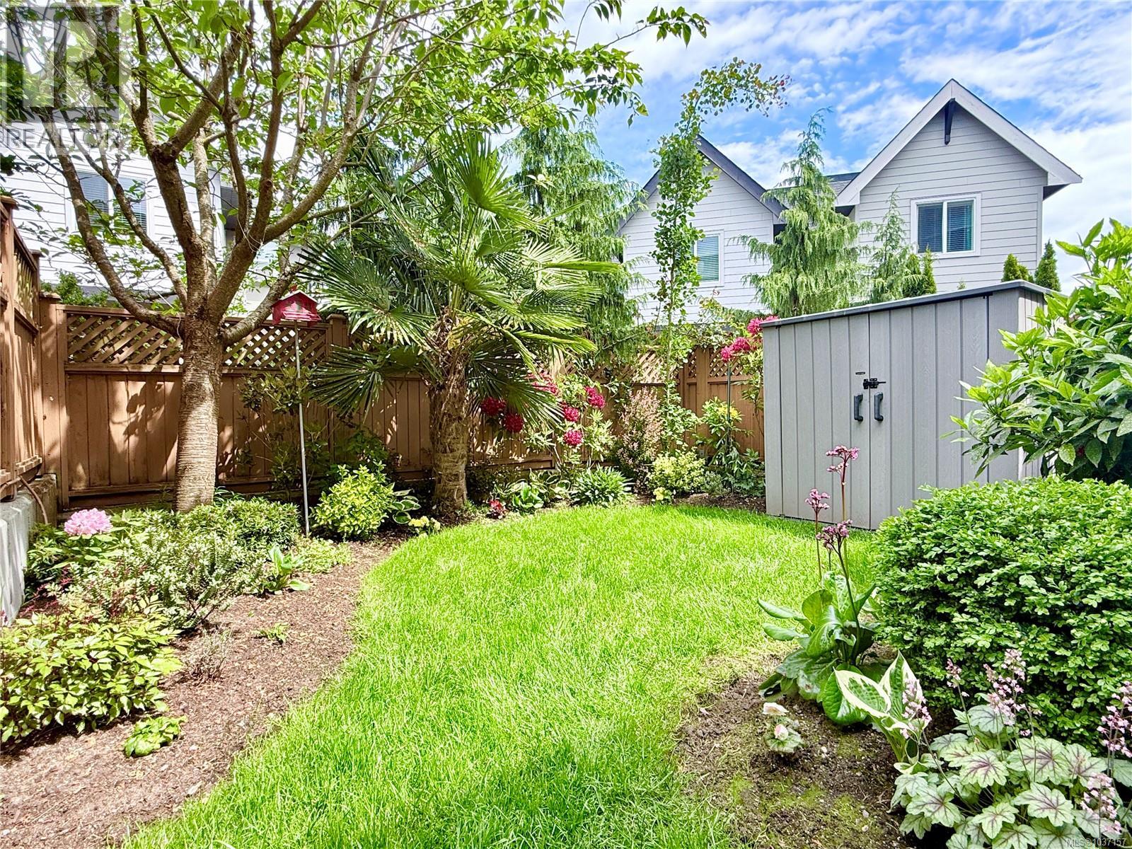 1026 Boeing Close - 32