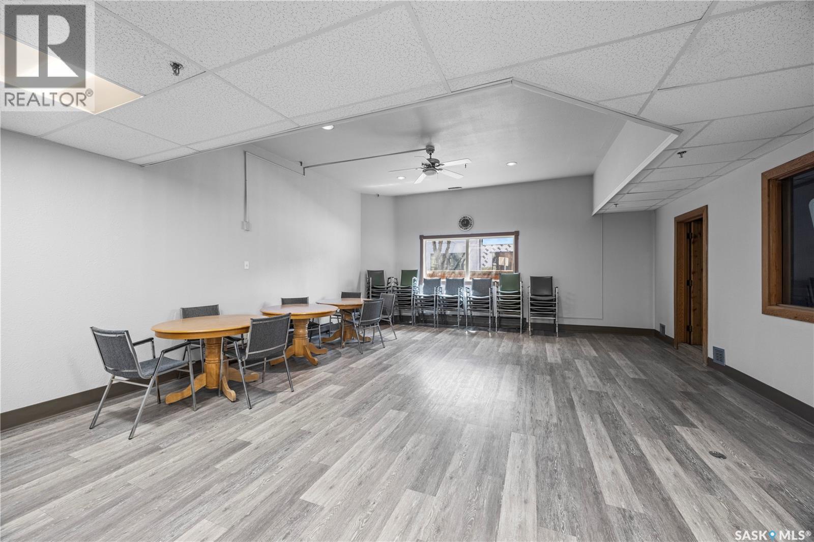 #404 405 5th AVENUE N - 24