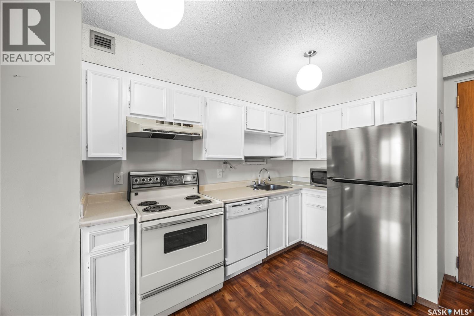 #404 405 5th AVENUE N - 5