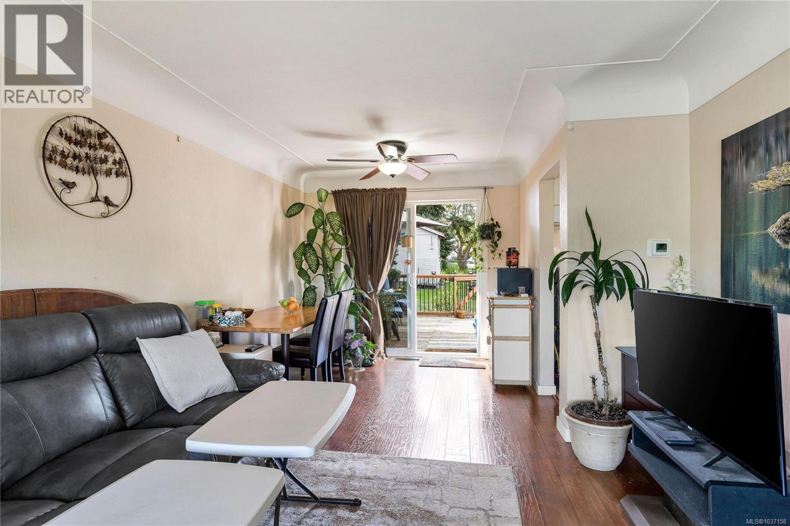 565 Baker St - 10
