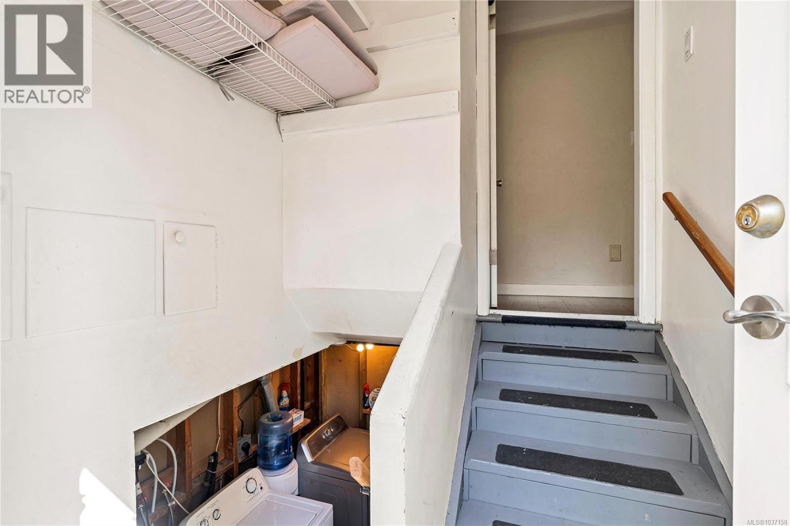 565 Baker St - 12