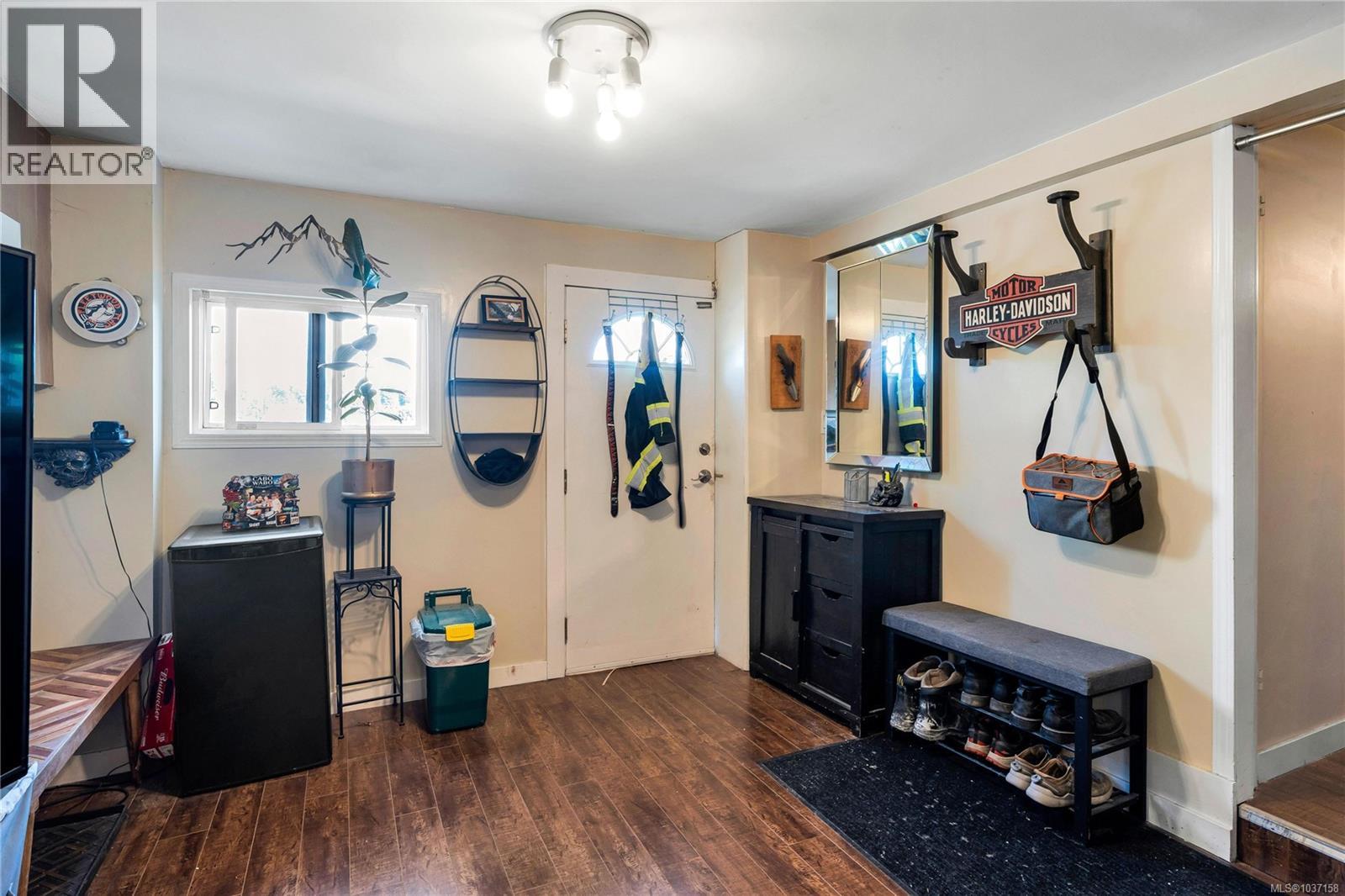 565 Baker St - 24