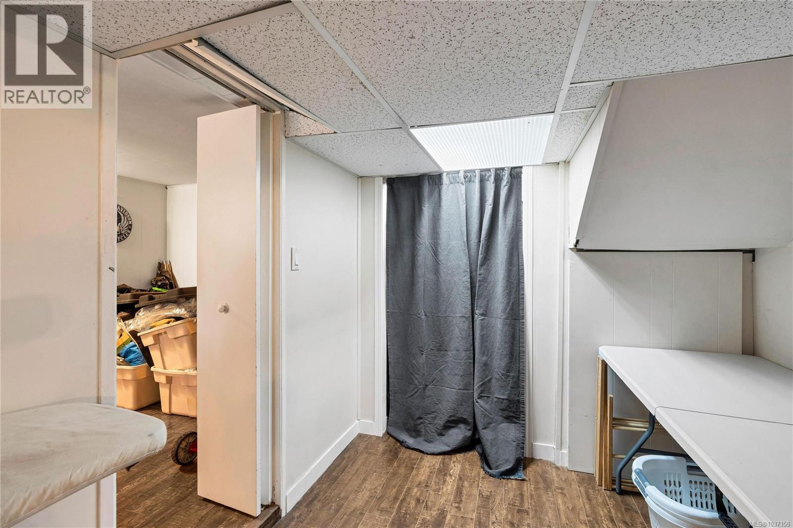 565 Baker St - 28