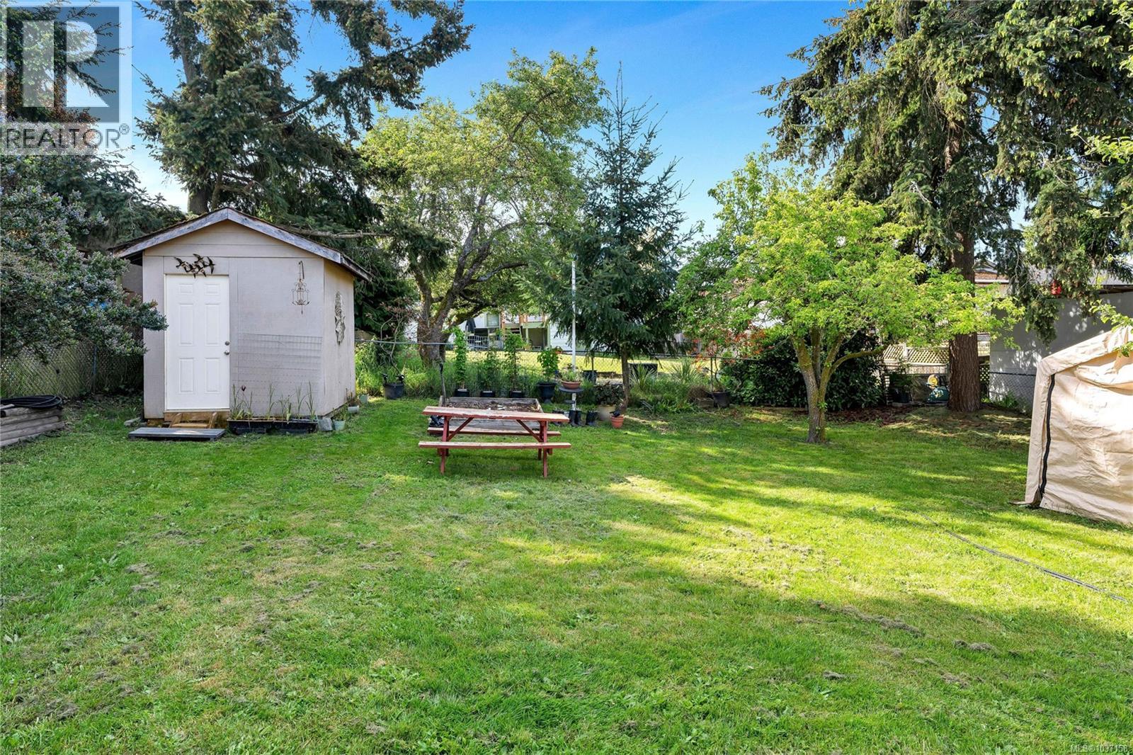 565 Baker St - 36