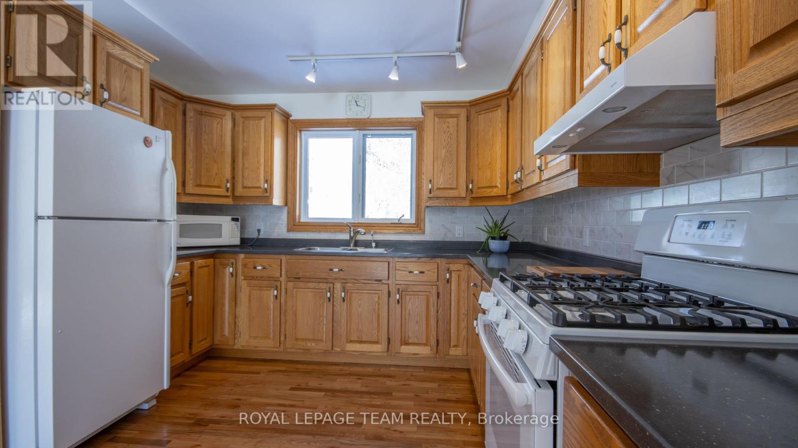 58 LULOFF LANE - 34