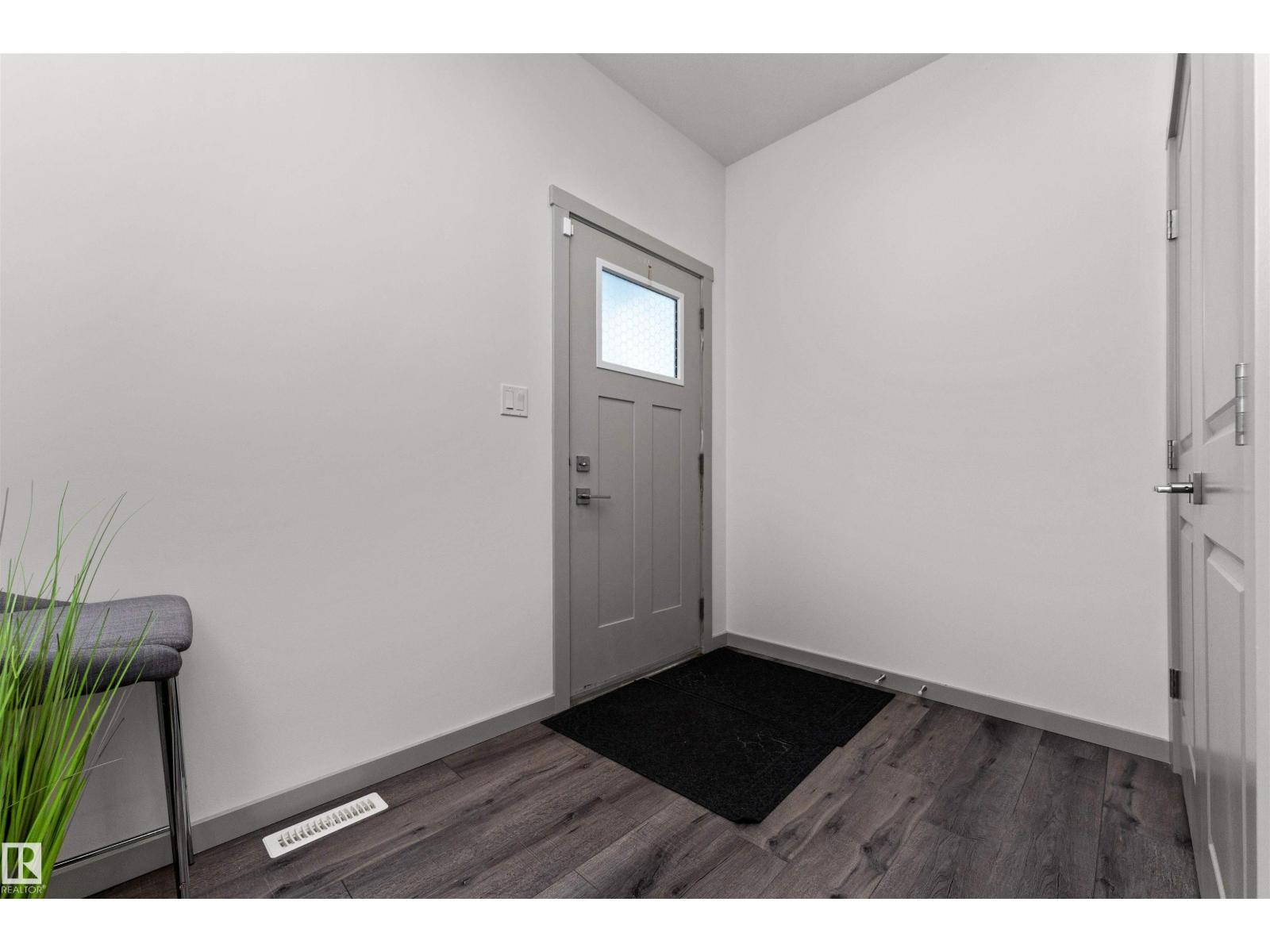 2330 KELLY CI SW - 4