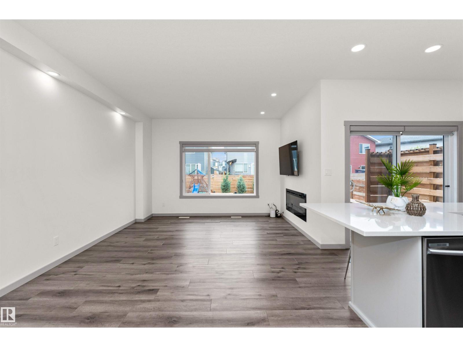 2330 KELLY CI SW - 8