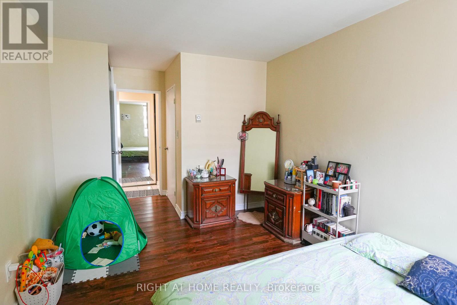 #2203 1 MASSEY SQUARE - 10