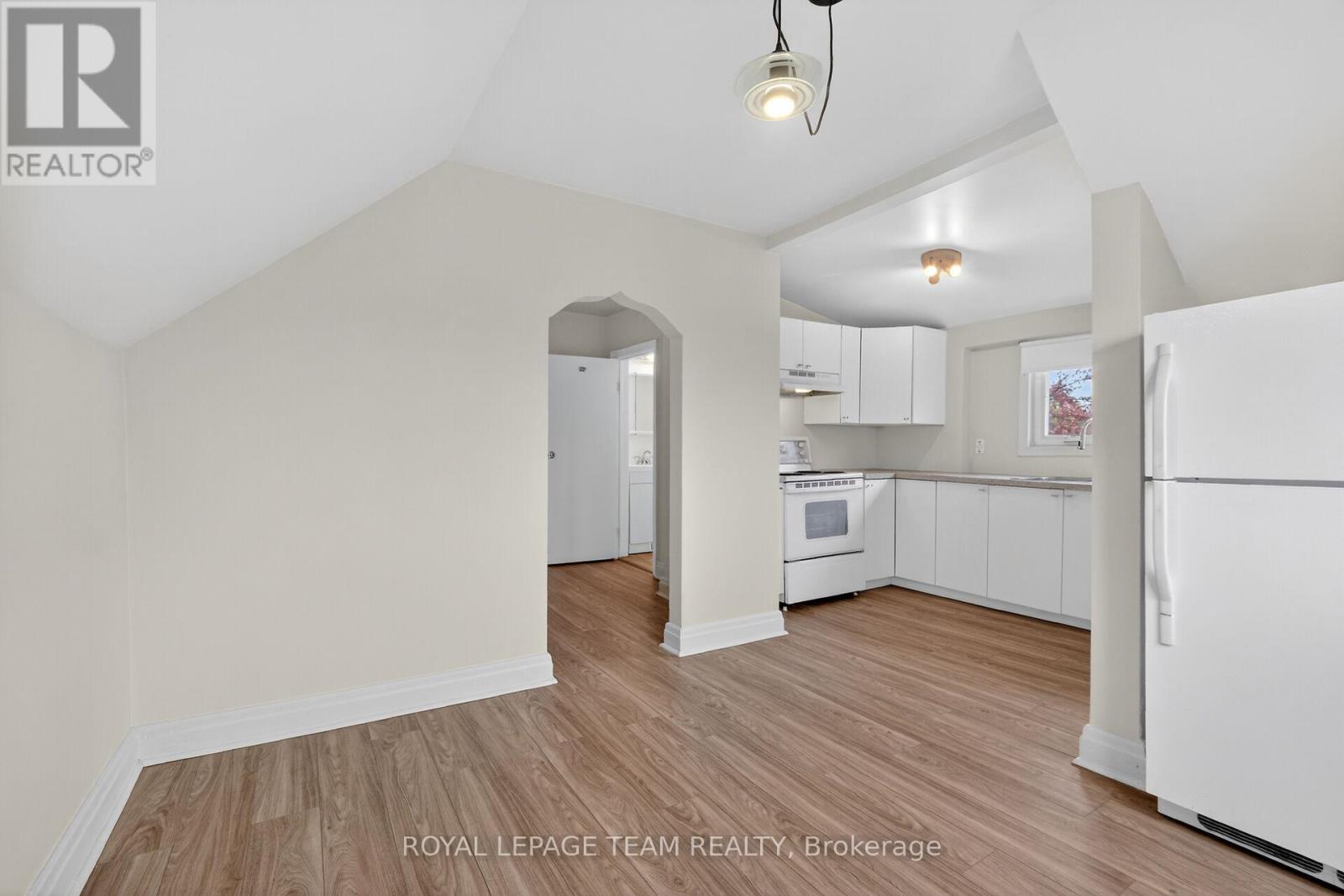 196 PRINCE ALBERT STREET - 34