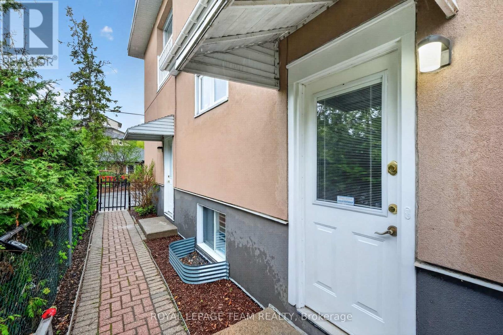 196 PRINCE ALBERT STREET - 32