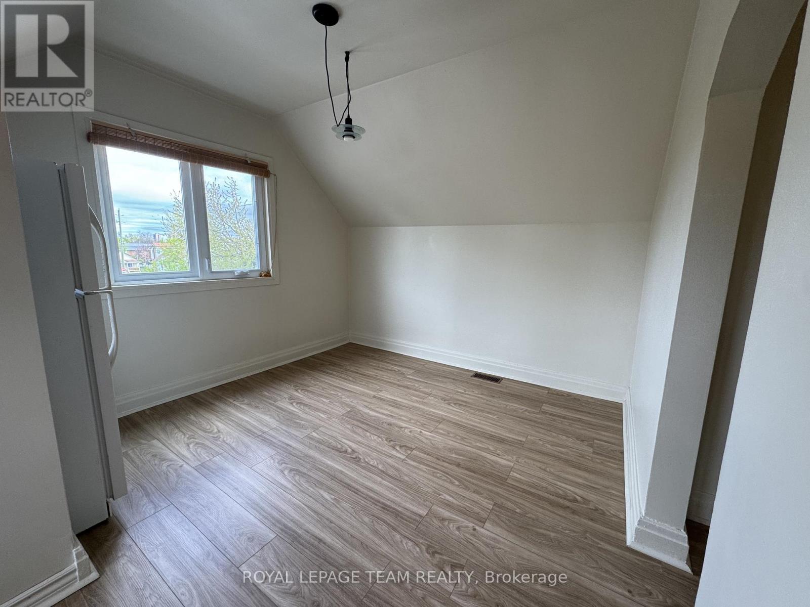 196 PRINCE ALBERT STREET - 36