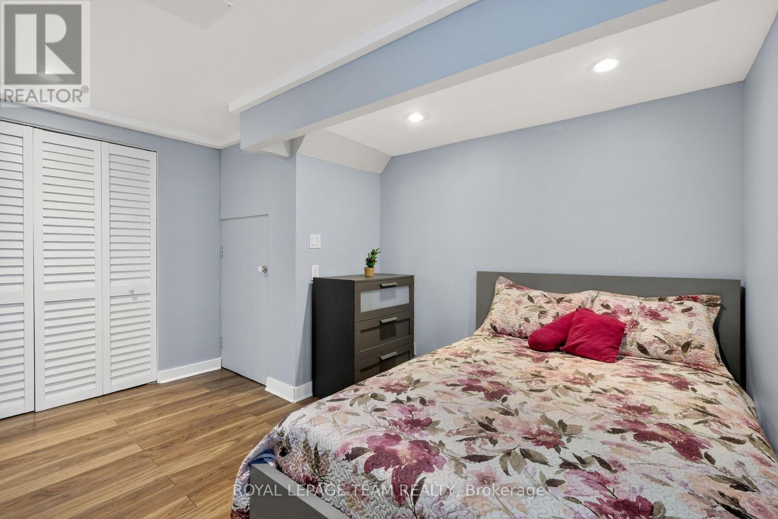 196 PRINCE ALBERT STREET - 27