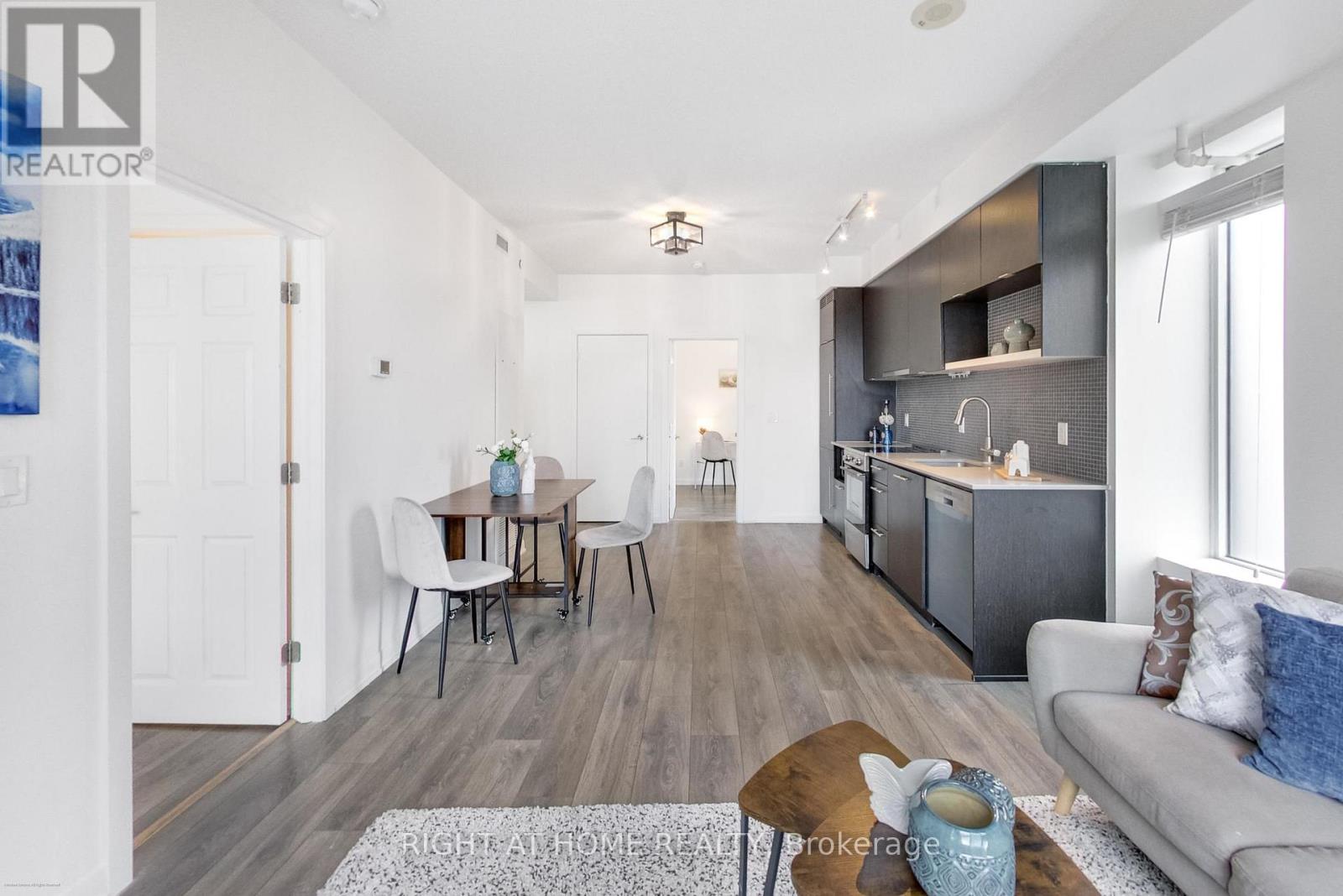 #711 435 RICHMOND STREET W - 7