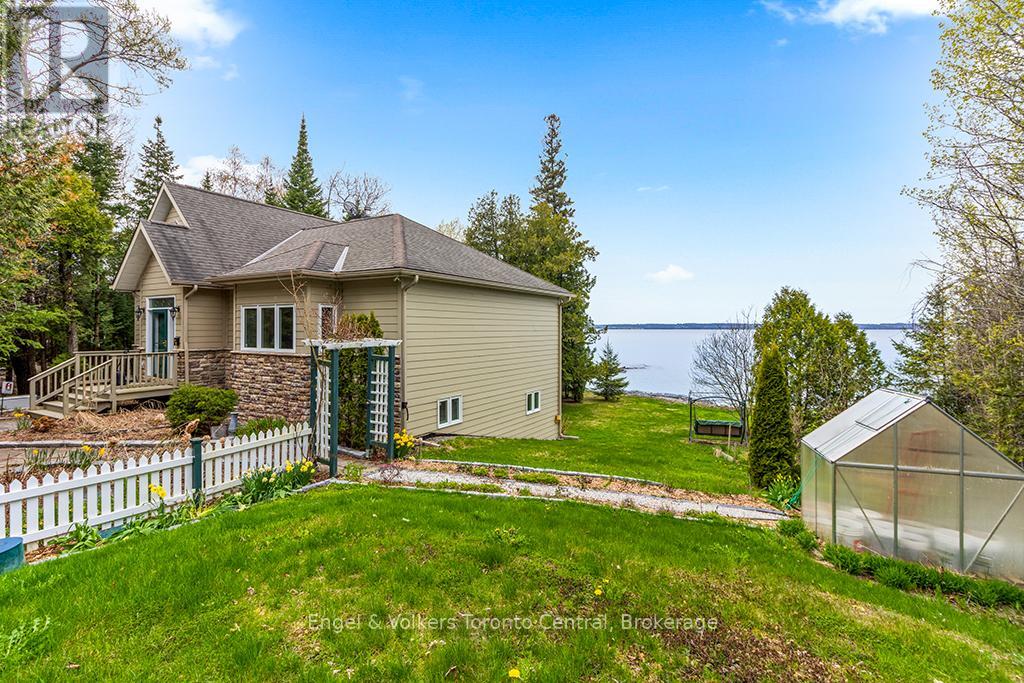 128 BUCKINGHAM LANE - 32