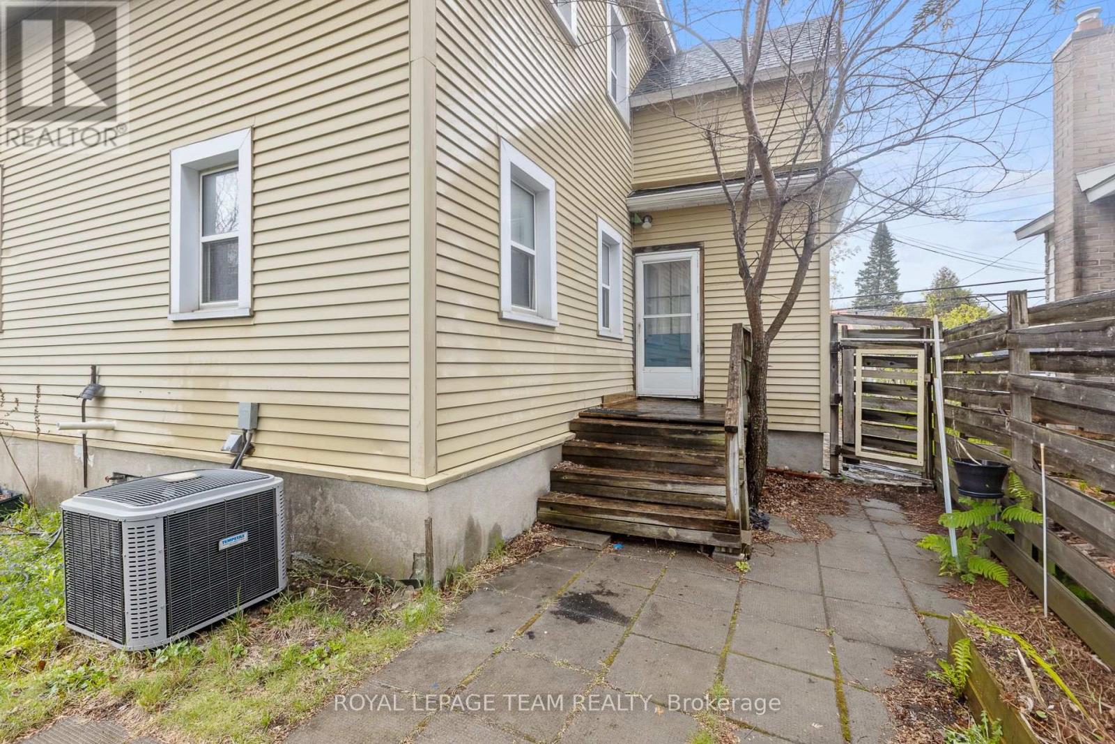 910 PINECREST ROAD - 26