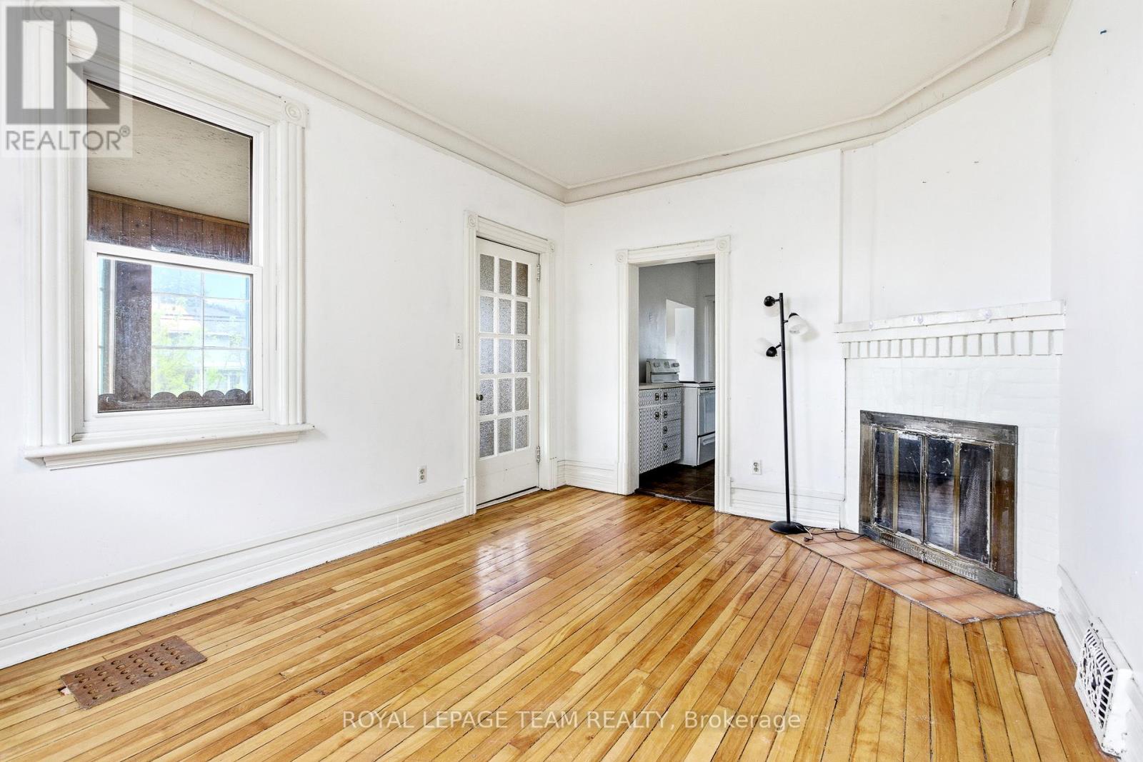 910 PINECREST ROAD - 9