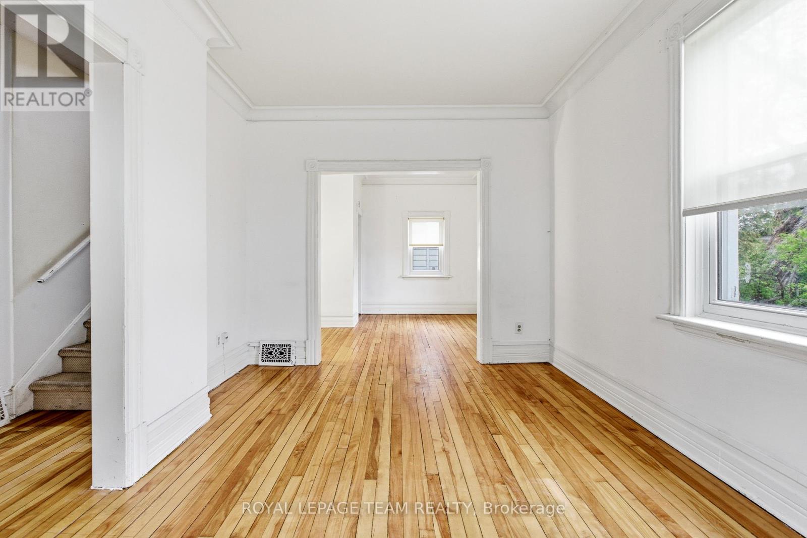 910 PINECREST ROAD - 8